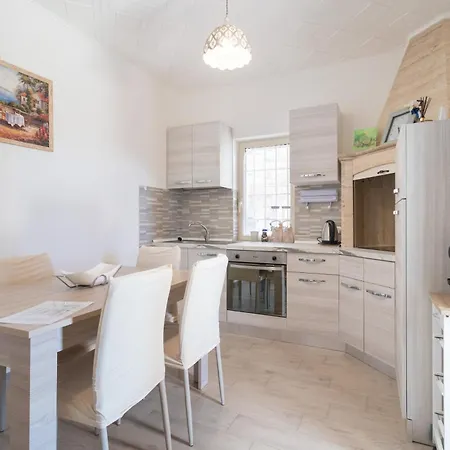 Dimora Sweet Home, With Pool Casa de Férias